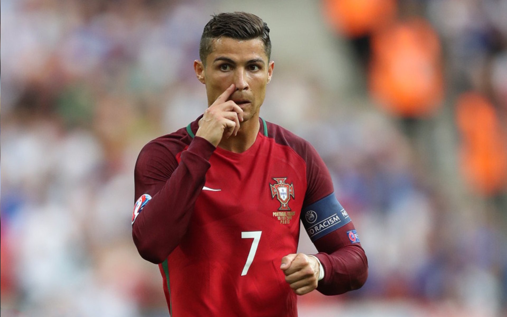 日本队观众热烈欢呼！纳达尔迎来十赛季出色发挥观众掌声雷动